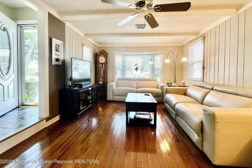 1320 Sunrise Ave, Point Pleasant Beach NJ 08742-4278 exterior