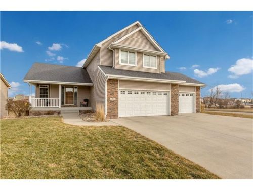 2235 Leeann Dr, Waukee, IA 50263-8627