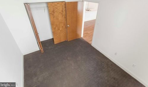 1300 Chestnut St, Philadelphia PA 19107-4502 exterior