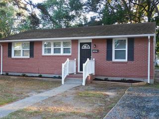 1207 Algona Rd, Chesapeake, VA 23324-3601