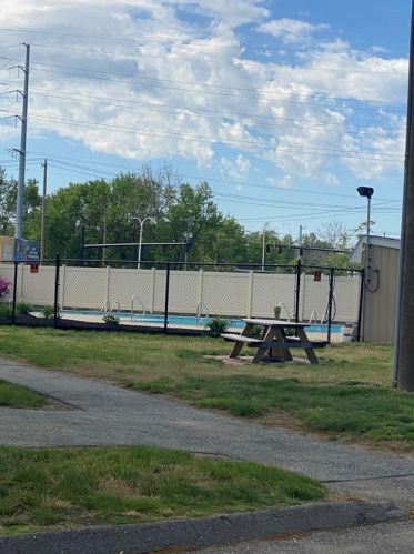 15 Colony Rd, West Springfield MA 01089-4063 exterior