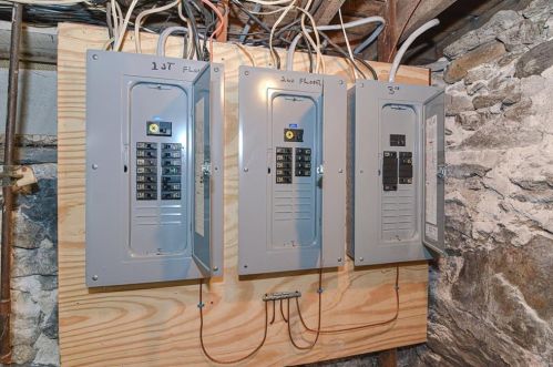 251 Burnside Ave, Woonsocket RI  02895-2188 exterior