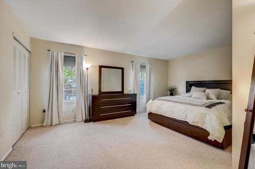 15 Pagoda Ct, Trenton NJ 08648-4830 exterior