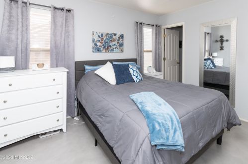 1653 Gaffer Pl, Tucson AZ  85746-3401 exterior