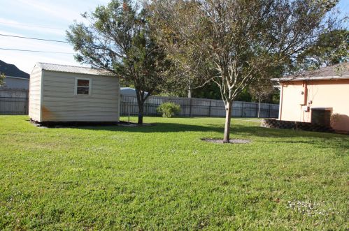 1146 Kalevala Dr, Fort Pierce FL 34953-6810 exterior