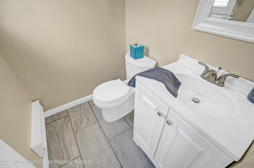 8 Leighton Ln, Lakehurst NJ  08759-6711 exterior