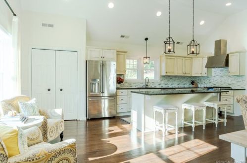 311 Wilton Rd, Ridgefield CT 06877-5723 exterior