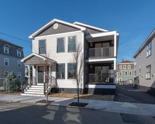 497 Washington St, Providence, RI 02903-3511