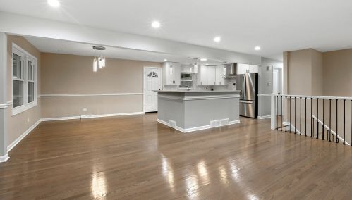 10826 Longwood Dr, Chicago IL  60643-3313 exterior