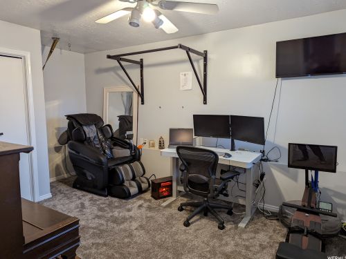 10270 Flanders Rd, Sandy UT 84092-4319 exterior