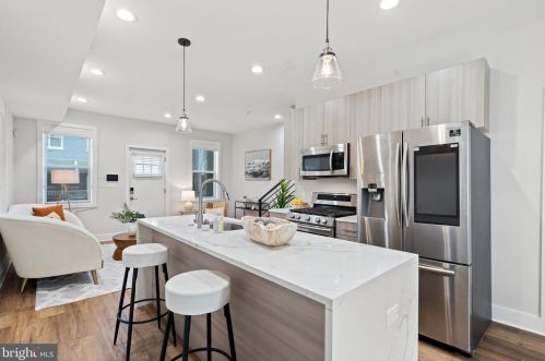 610 Roxboro Pl, Washington DC  20011-1254 exterior