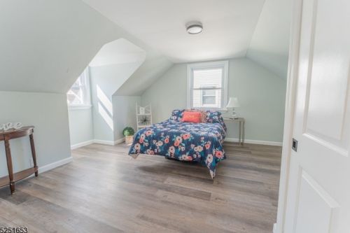 78 Henshaw Ave, Springfield NJ  07081-2210 exterior