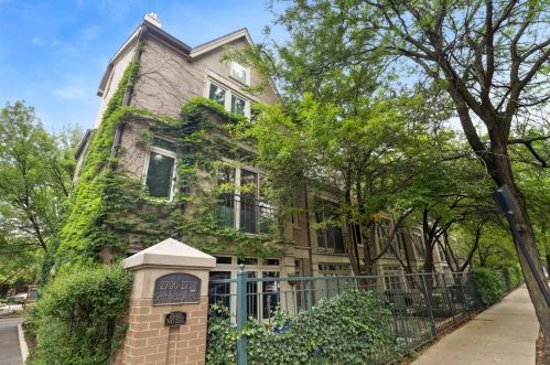 2718 Southport Ave, Chicago IL 60614-1230 exterior