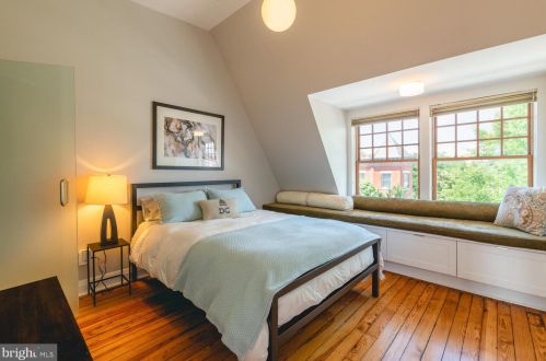 1245 Independence Ave, Washington DC 20003-2302 exterior