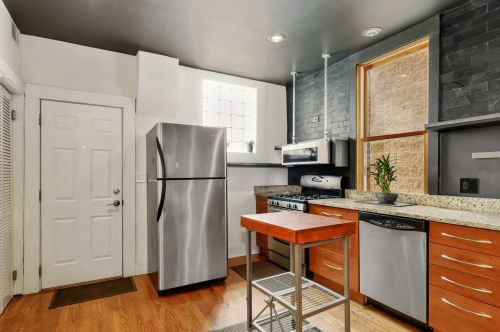 1817 Honore St, Chicago IL 60657-2007 exterior