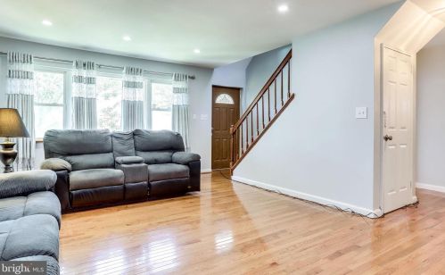 113 Gladden St, Alexandria, VA 22304-2401