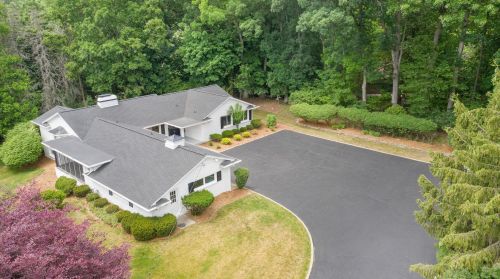 4207 Lake Forest Dr, Kalamazoo, MI 49008-3307