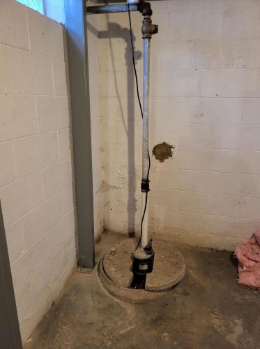 8105 Thurston Ave, Milwaukee WI  53218-2133 exterior