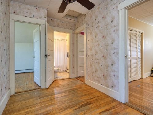 34 Mountain St, Worcester MA  01606-1412 exterior