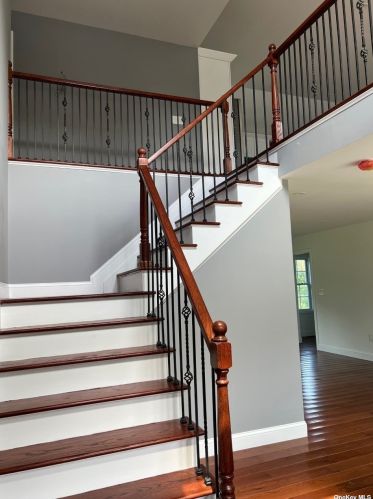 57 Date St, Central Islip, NY 11722-4239