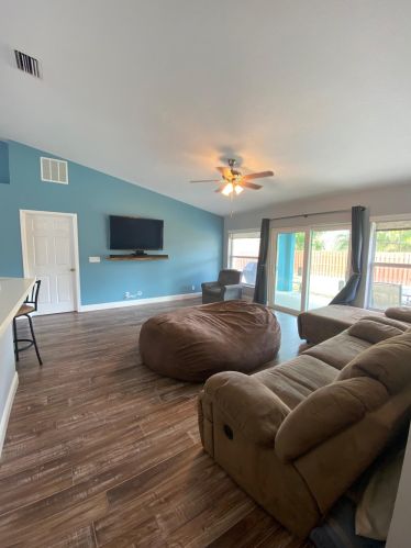 4571 Darwin Blvd, Fort Pierce FL 34953-6046 exterior