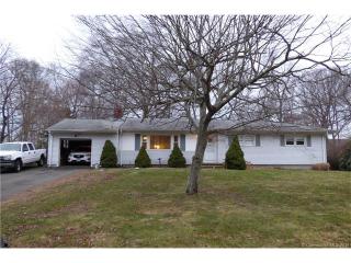17 Belleview Dr, Derby, CT 06418-2304