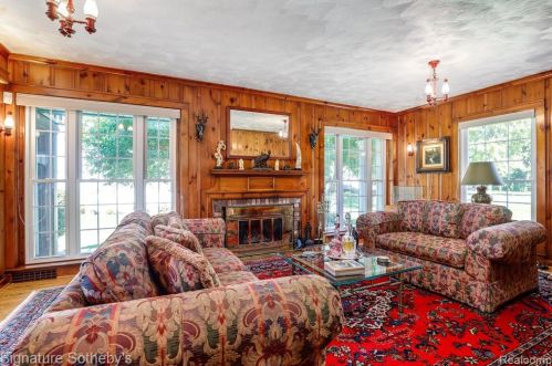 2703 Pointe Tremble Rd, Algonac MI 48001-4255 exterior