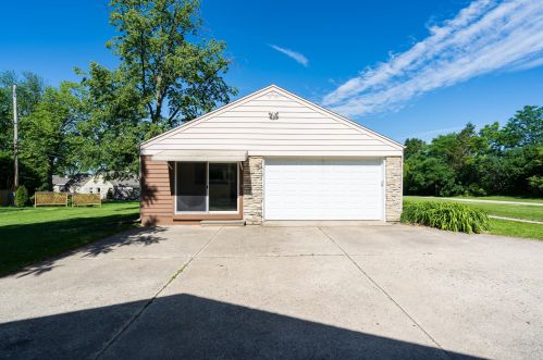 219 Daphne Rd, Milwaukee WI 53209-3346 exterior