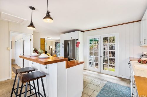 2910 Dole St, Honolulu HI 96816-1730 exterior