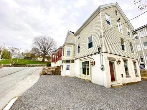 20 Edward St, Worcester MA 01605-3021 exterior