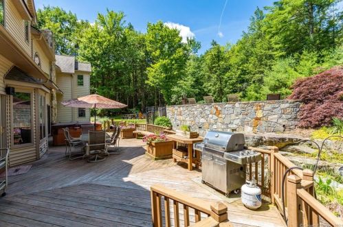 596 Cardinal Cir, Torrington CT 06790-2164 exterior