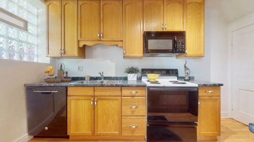 916 Farragut St, Pittsburgh PA 15206-2204 exterior