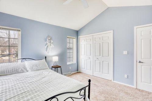 1741 Warren Ave, Milwaukee WI 53202-1616 exterior