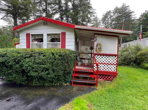 7 Bailey Dr, Concord NH 03303-2700 exterior