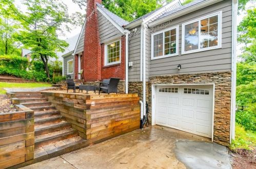 1823 Montrose Dr, Atlanta, GA 30344-3001