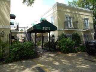 3101 Saint Charles Ave, New Orleans LA  70115-4551 exterior