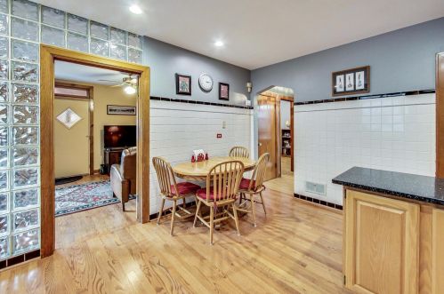 1704 Nordica Ave, Chicago IL 60707-4320 exterior