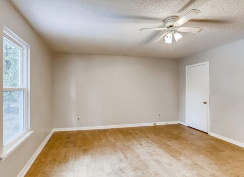 2073 Pond Rd, Duluth GA exterior