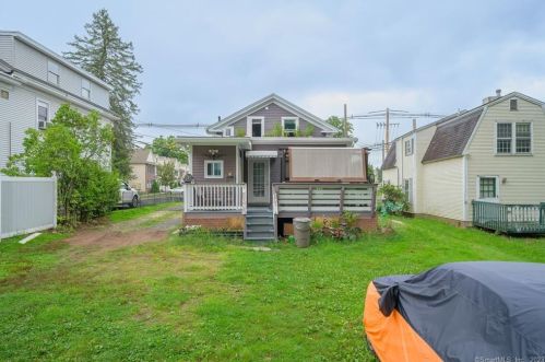 533 Center St, Wallingford CT  06492-3882 exterior