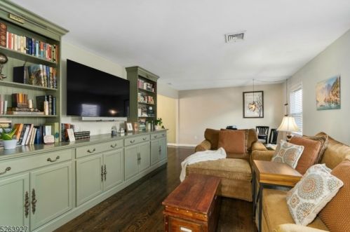 156 Kinnelon Rd, Kinnelon NJ  07405-2336 exterior