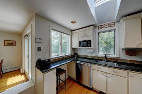 243 Transit St, Providence RI 02906-1023 exterior