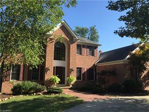 6483 Pebblecreek Dr, Cleveland OH  44131-3229 exterior