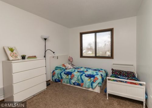 15716 Griffon Ct, Saint Paul MN 55124-6657 exterior