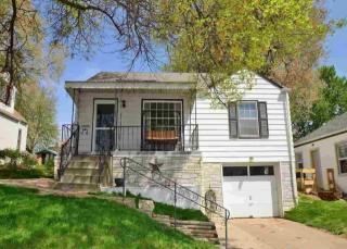 6462 Poppleton Ave, Omaha NE  68106-1542 exterior