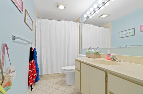 311 Buttonwood Ln, Boynton Beach FL 33436-7121 exterior