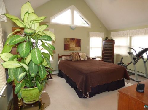 1320 Minnesota Ave, Duluth MN 55802-2425 exterior