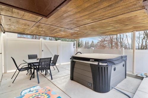 286 Pheasant Dr, Pittsburgh PA 15235-3160 exterior