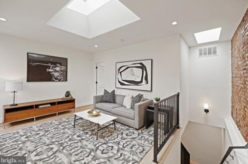 1834 Swann St, Washington DC  20009-5505 exterior