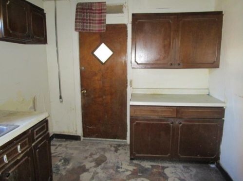 1434 Elm St, Pittsburgh PA 15221-1920 exterior