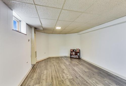 6712 Devon Ave, Chicago IL 60646-3703 exterior